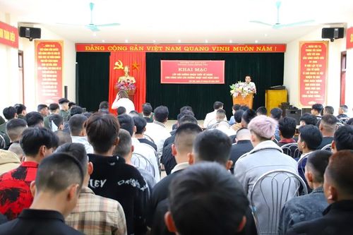 Bát Xát 135 công dân được bồi dưỡng nhận thức về Đảng trước khi lên đường nhập ngũ