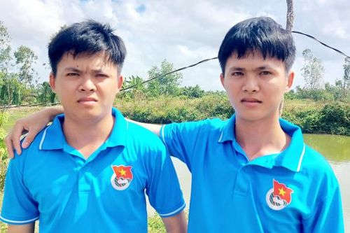 Anh em song sinh tình nguyện lên đường bảo vệ Tổ quốc