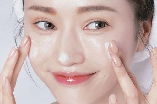 Chăm sóc da đúng cách khi trời nồm ẩm
