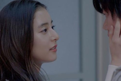 Chồng cũ chuẩn bị tái hôn, tôi choáng váng hối hận khi nhận được tin nhắn của vợ mới