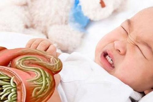 Trẻ dưới 2 tuổi có nên tẩy giun?