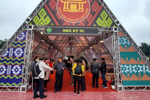 Hà Nội - Nơi hò hẹn của thi ca