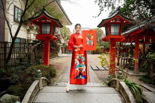 Ngọc Hân chụp ảnh áo dài dưới thời tiết giá lạnh ở Nhật Bản