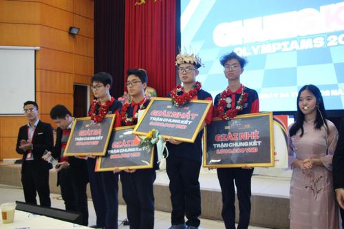 Học sinh trường Ams tạo sân chơi mô phỏng Đường lên đỉnh Olympia