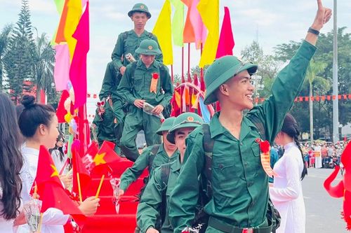 Gần 2.800 thanh niên Quảng Ngãi lên đường nhập ngũ