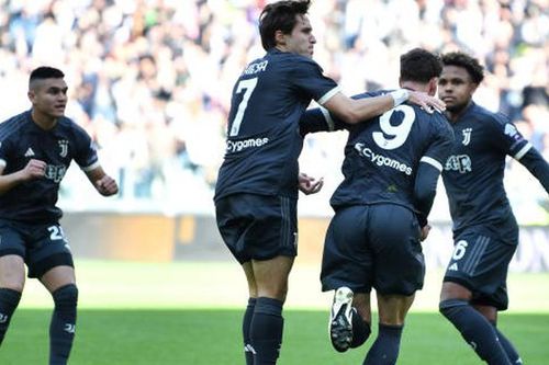 Vlahovic lập cú đúp, Juventus thắng chật vật ở Serie A