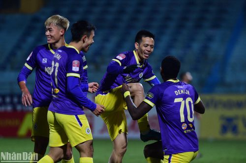 Hà Nội FC thắng dễ 3-1 Câu lạc bộ TP Hồ Chí Minh
