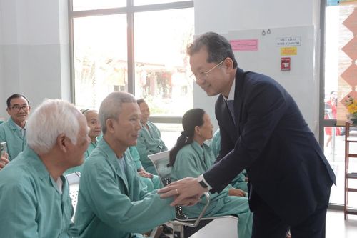 Bí thư Thành ủy Đà Nẵng chúc mừng các cơ sở Y tế nhân ngày Thầy thuốc Việt Nam