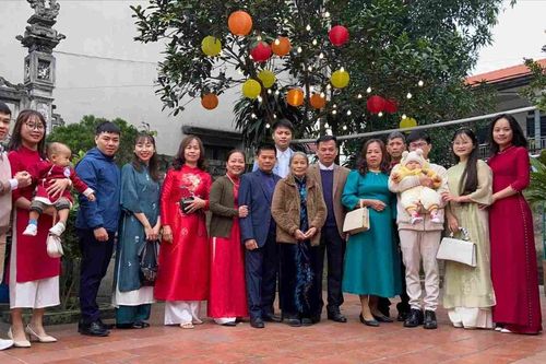 Những cái Tết không trọn vẹn