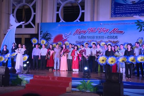 Đêm thơ giàu cảm xúc ở vùng Đất Mũi