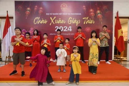 Người Việt ở Indonesia gặp mặt, đón Xuân Giáp Thìn 2024