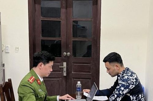 Nghe tin bạn bị đánh, 7 thanh niên mang dao và súng đến hỗ trợ