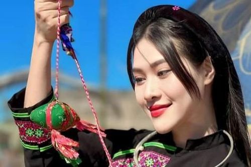 Vẻ đẹp của thiếu nữ các dân tộc tại ngày hội văn hóa dân gian Việt Bắc