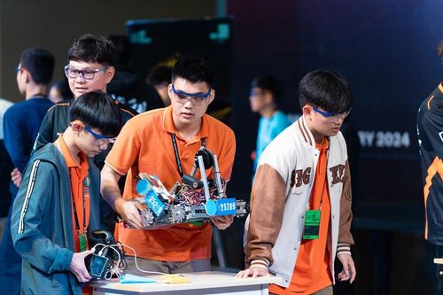 Hơn 270 thí sinh tranh suất thi robot tại Mỹ