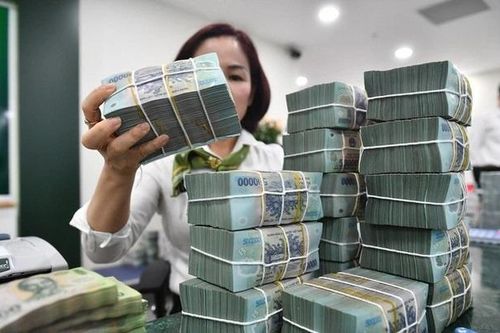 Tin ngân hàng tuần qua: Lãi suất liên ngân hàng tăng cao trên 2%