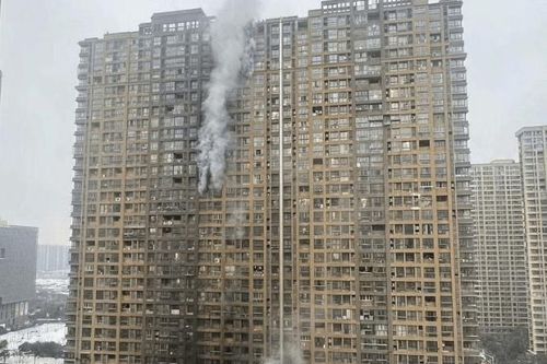 Gần 60 người thương vong trong vụ cháy chung cư ở Trung Quốc