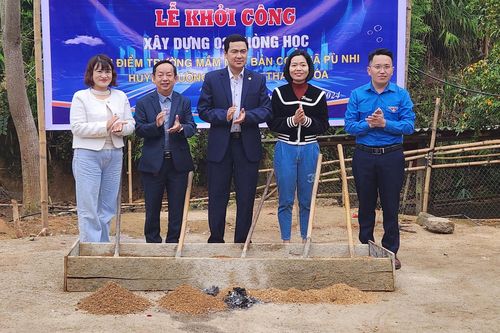 Khởi công xây dựng điểm trường bản Cơm