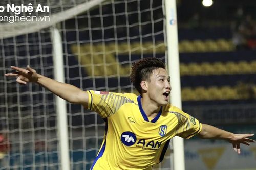 Chân sút quê lúa và bàn thắng đầu tiên cho Sông Lam Nghệ An tại V.League