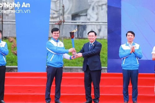 Chủ tịch Quốc hội dự phát động Tết trồng cây 'Đời đời nhớ ơn Bác Hồ', Lễ khởi động Tháng Thanh niên toàn quốc năm 2024 tại Truông Bồn