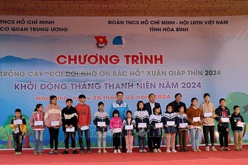 Phát động Tết trồng cây và tổ chức nhiều hoạt động an sinh xã hội tại Hòa Bình