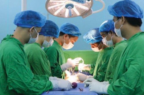 Lần đầu tiên phẫu thuật thành công cho bệnh nhân mắc lao cột sống