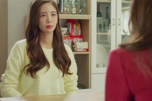 Bạn thân rủ người yêu về phòng chơi, 2 đứa cãi nhau rồi bỏ lại 1 thứ trên giường khiến tôi đuổi cô đi ngay lập tức