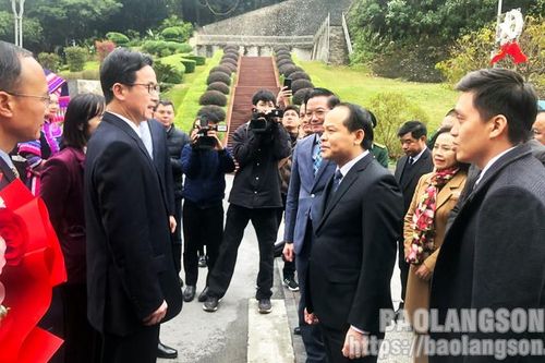 Đoàn công tác tỉnh Lạng Sơn bắt đầu chuyến thăm và làm việc tại Quảng Tây, Trung Quốc