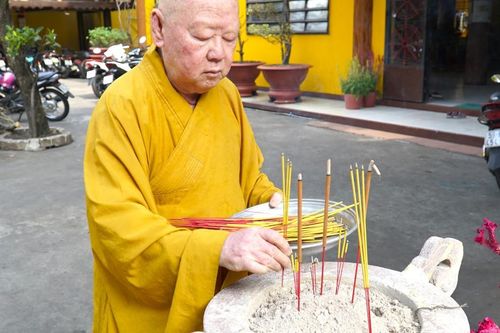 Quỹ 'Không vàng mã' đầu năm Giáp Thìn của chùa Liên Hoa (Q.11) góp 600 triệu đồng