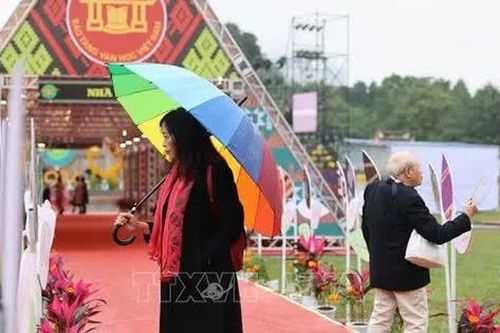 Ngày Thơ Việt Nam 2024: 'Bản hòa âm đất nước' đậm đà bản sắc văn hóa dân tộc