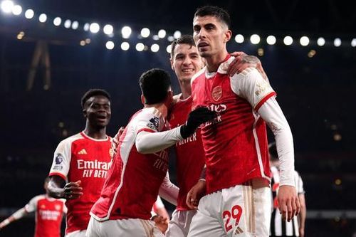 Arsenal đi vào lịch sử sau thắng lợi đậm trước Newcastle