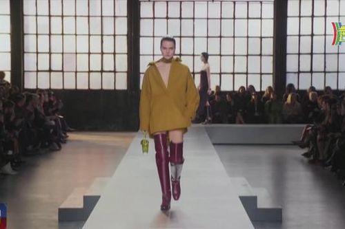 Gucci trình diễn tại tuần lễ thời trang Milan