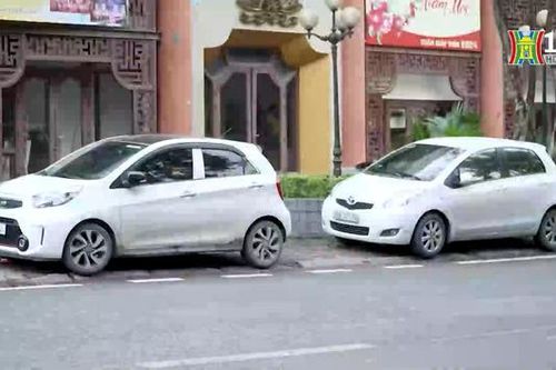 Nhiều vỉa hè nội đô bị chiếm dụng