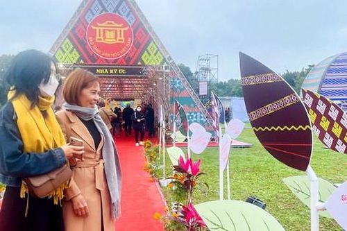 Phát huy bản lĩnh và bản sắc của nhà thơ hôm nay
