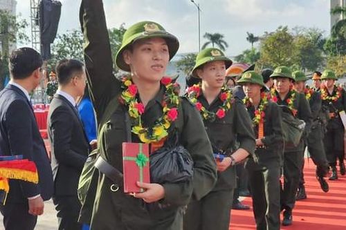 Tưng bừng Ngày hội giao quân tại nhiều địa phương miền Trung và Tây Nguyên