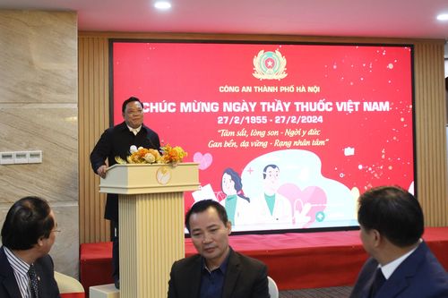 Tôn vinh những bác sỹ vì sự nghiệp chăm sóc sức khỏe nhân dân