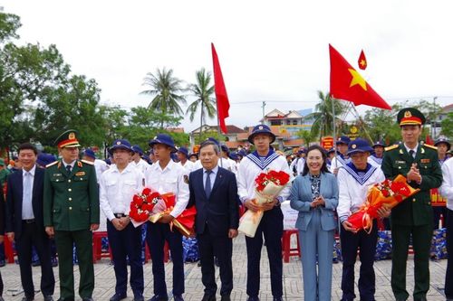 Quảng Bình: Gần 40% thanh niên tình nguyện viết đơn tham gia nghĩa vụ quân sự