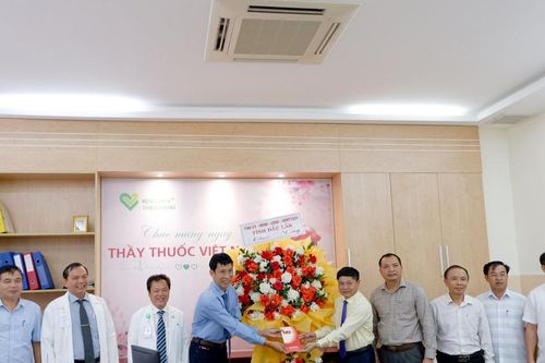 Lãnh đạo tỉnh Đắk Lắk, Bình Định, Khánh Hòa chúc mừng các đơn vị nhân Ngày Thầy thuốc Việt Nam
