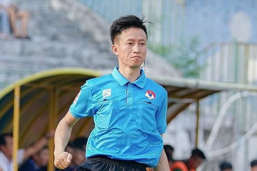 Trọng tài lại sai sót ở giải hạng Nhất