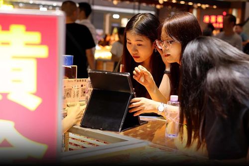 Thế hệ 'lãi suất xuống đáy vẫn gửi tiền ngân hàng'