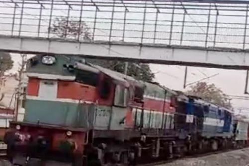 Tàu hỏa chạy 70 km mà không có người lái