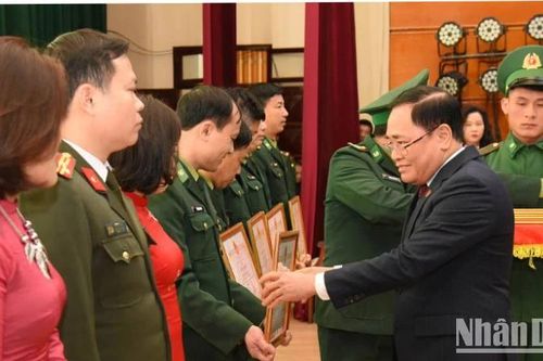 Xây dựng đường biên giới hòa bình, hữu nghị, hợp tác và phát triển
