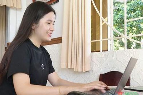 DIỄN ĐÀN LỜI HỨA VỚI HẬU PHƯƠNG: Nữ thanh niên Tây Đô tình nguyện nhập ngũ