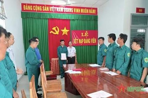 DIỄN ĐÀN LỜI HỨA VỚI HẬU PHƯƠNG: Nam dân quân là đảng viên trẻ tình nguyện nhập ngũ