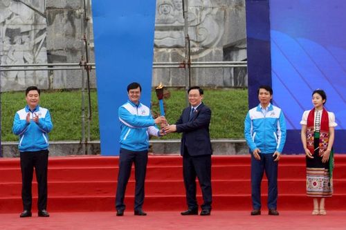Chủ tịch Quốc hội Vương Đình Huệ dự Lễ khởi động Tháng Thanh niên và Tết trồng cây 'Đời đời nhớ ơn Bác Hồ'