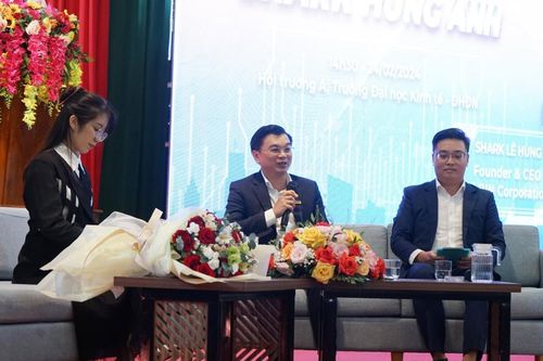 Shark Hùng Anh truyền cảm hứng khởi nghiệp cho sinh viên Đà Nẵng