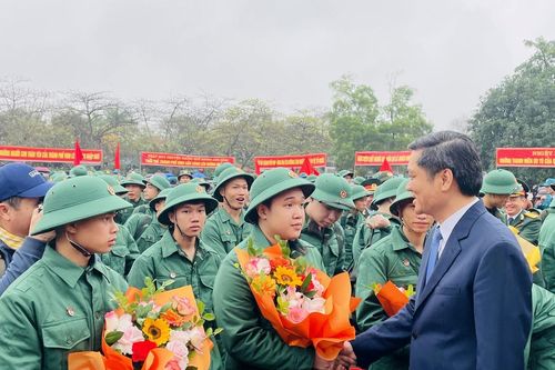 Nghệ An: Hơn 3.250 công dân hăng hái lên đường nhập ngũ