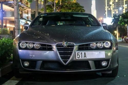 'Soi' Alfa Romeo Brera độc nhất Việt Nam của dân chơi Sài Gòn