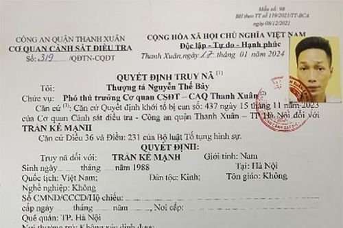 Khều chìa khóa trên tường để đột nhập trộm cắp khi vắng chủ nhà