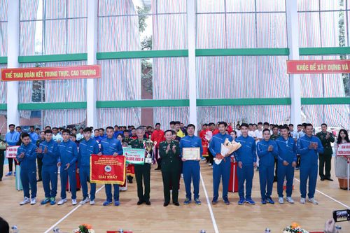 Đội bóng chuyền BĐBP Quảng Bình vô địch Giải bóng chuyền kỷ niệm 65 năm Ngày truyền thống BĐBP và 35 năm Ngày Biên phòng toàn dân