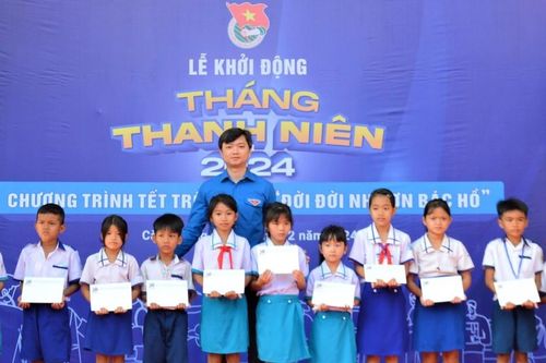 Thanh niên Cà Mau chung tay phòng, chống hạn mặn, sụt lún